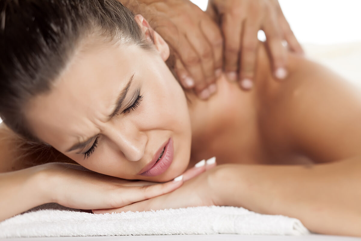 Bolest při masáži snášíme při stresu hůř