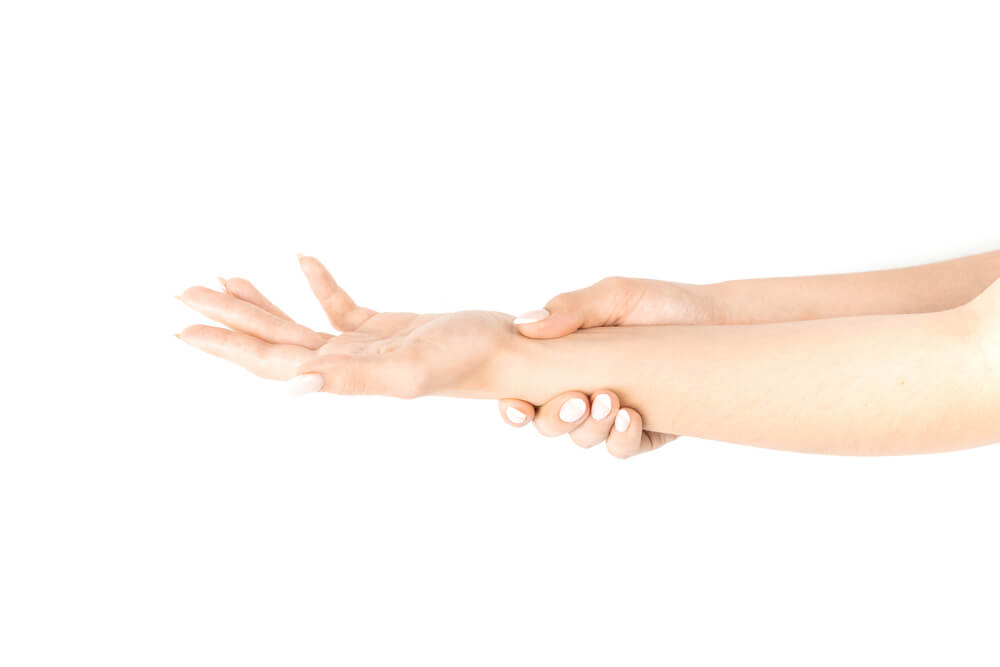 Pravidelná masáž rukou pomáhá při prevenci syndromu karpálního tunelu