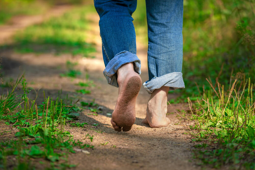 Chození naboso nohám prospívá