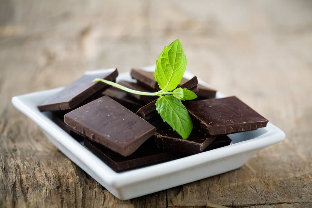 Tmavá čokoláda podporuje vyplavování hormonu štěstí