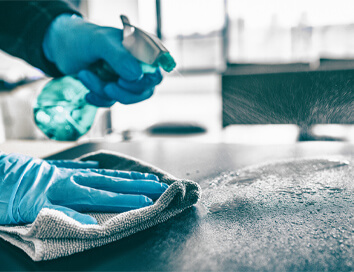 Kdo masíruje, ten také uklízí aneb hygiena v masážním salonu